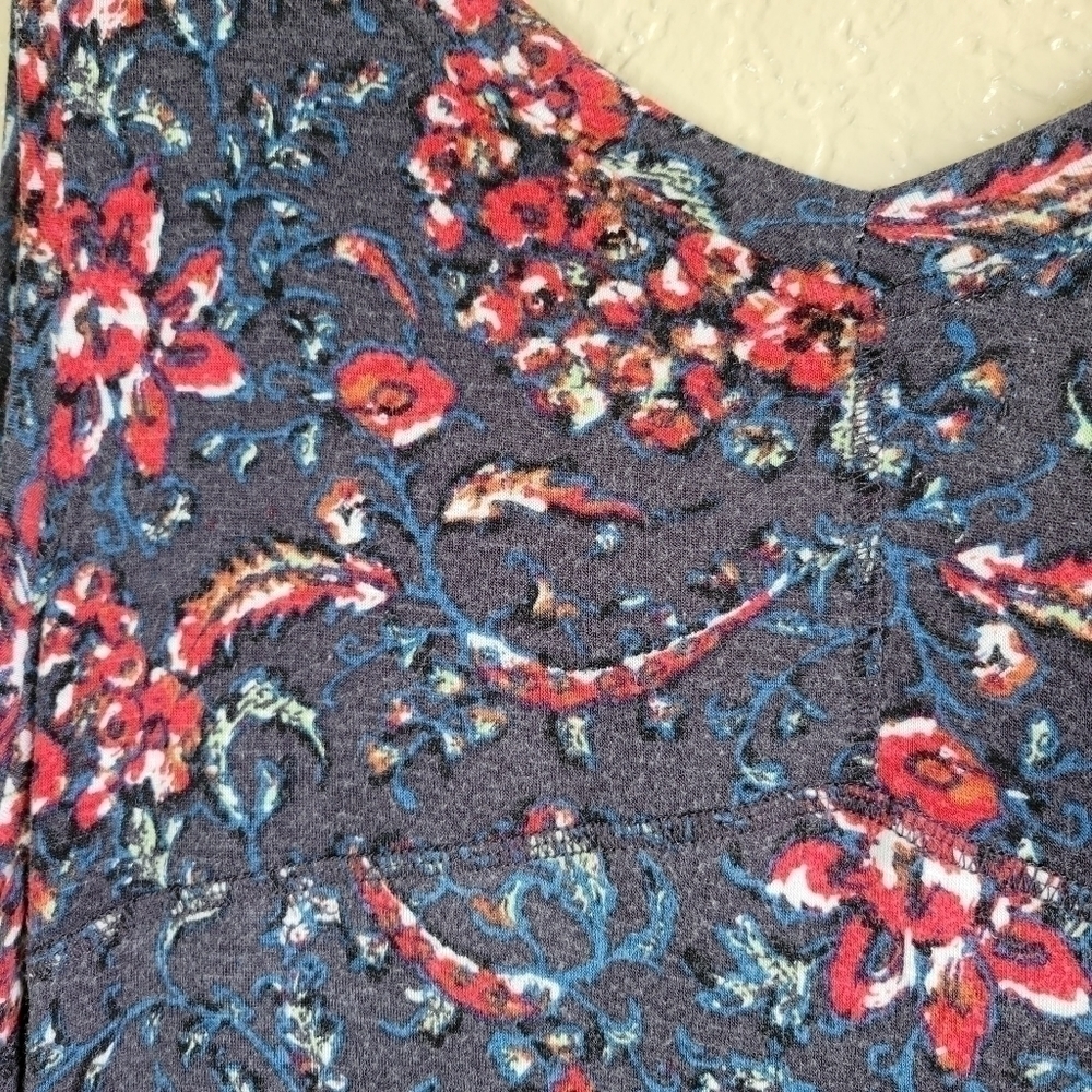 MAX Jeans Handkerchief Hem Floral Tank Size Large - Picture 4 of 7